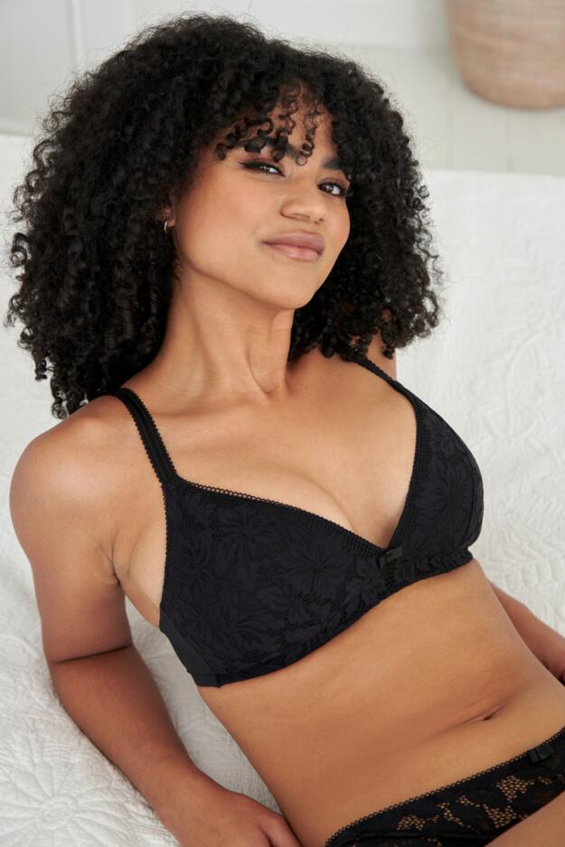 Reflection Non Wired Padded Push Up Bra 